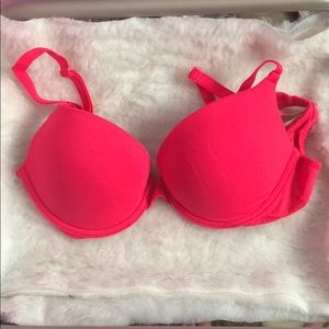 Hot pink PINK Victoria’s Secret bra 32C